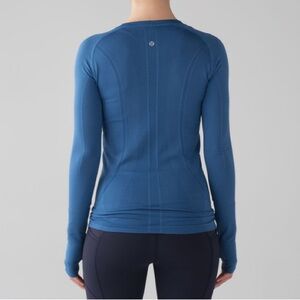 LULULEMON SWIFTLY TECH LONG SLEEVE CREW NECK - SIZE 8 - ROYAL BLUE